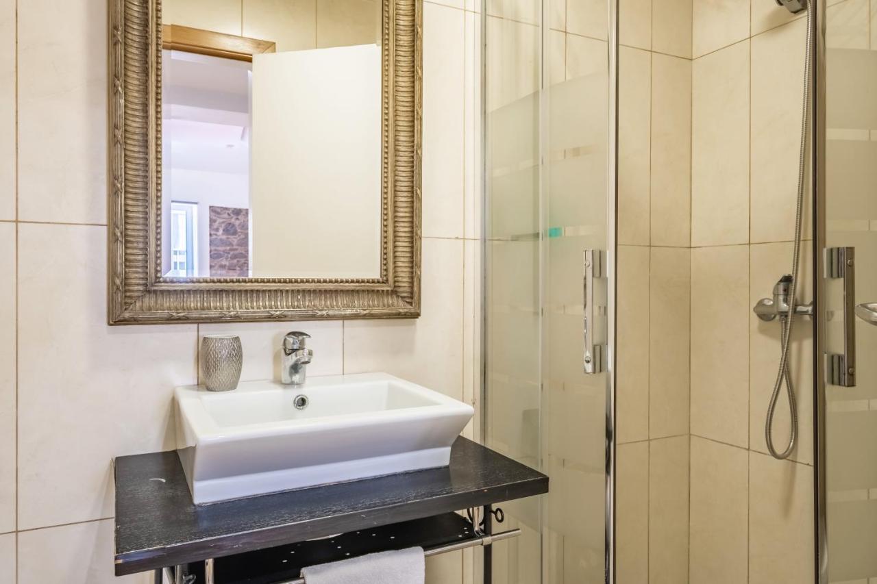 Cayres Suites Carmo Фуншал Екстериор снимка